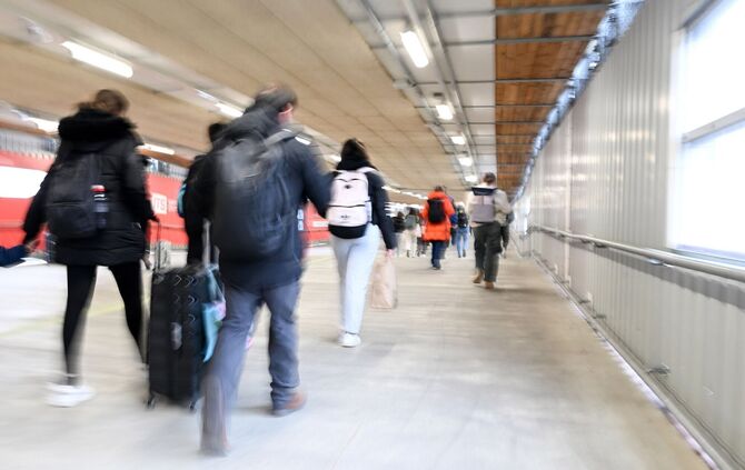 Stuttgarter Bahnhofs-Tunnel als Fernwanderweg in App