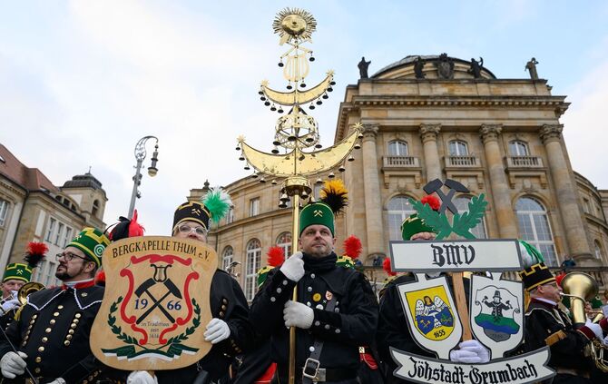 Abschluss des Kulturhauptstadtjahres 2025 - Bergparade