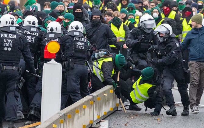 Neugründung AfD-Jugendorganisation - Proteste