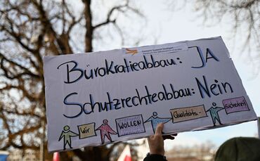 Protest zu Teilhabe- und Pflegequalitätsgesetz