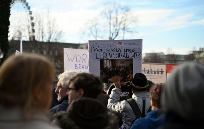 Protest zu Teilhabe- und Pflegequalitätsgesetz