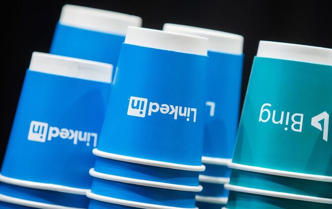 Netzwerk LinkedIn und Suchmaschine Bing