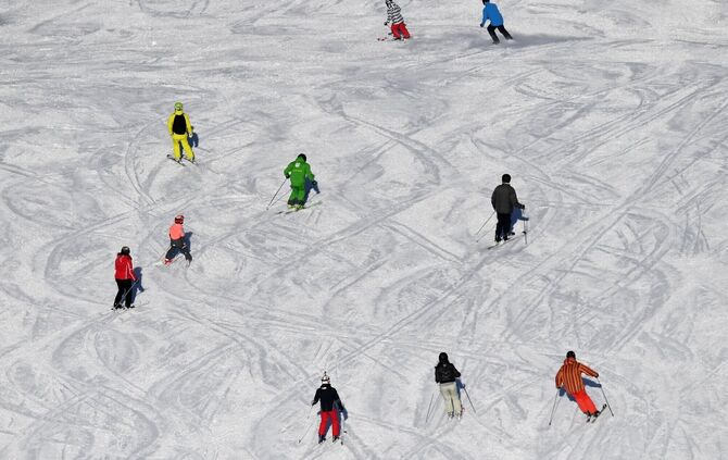 Jugendlicher stirbt bei Sturz neben einer Skipiste