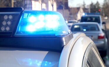 Blaulicht Unfall Polizei Polizeiauto Symbolfoto