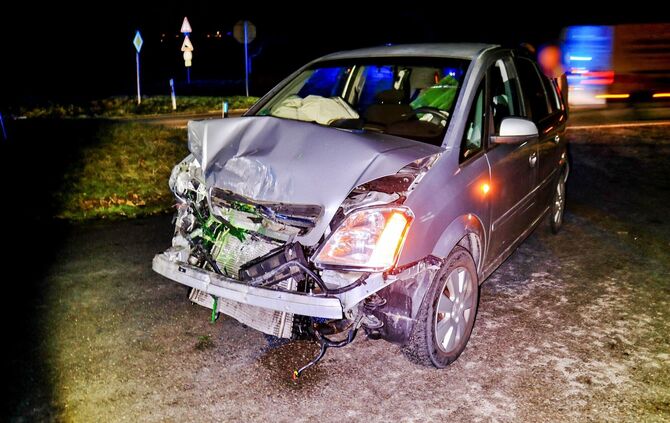 Auffahrunfall, 2 Verletzte, L1150, Schorndorf-Miedelsbach, 08.12.2025.