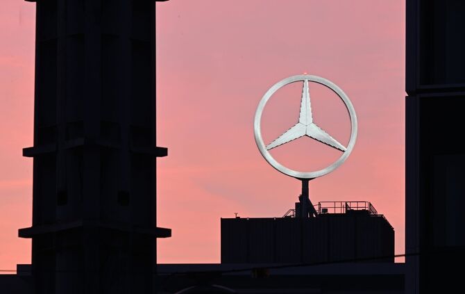 Mercedes-Benz Logo