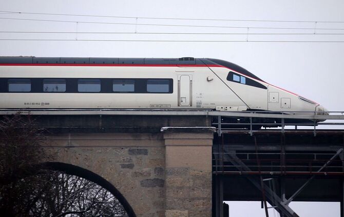 Schweizer Hochgeschwindigkeitszug im Allgäu