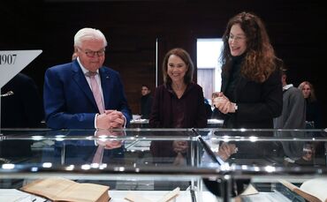 Bundespräsident Steinmeier besucht Rilke-Ausstellung