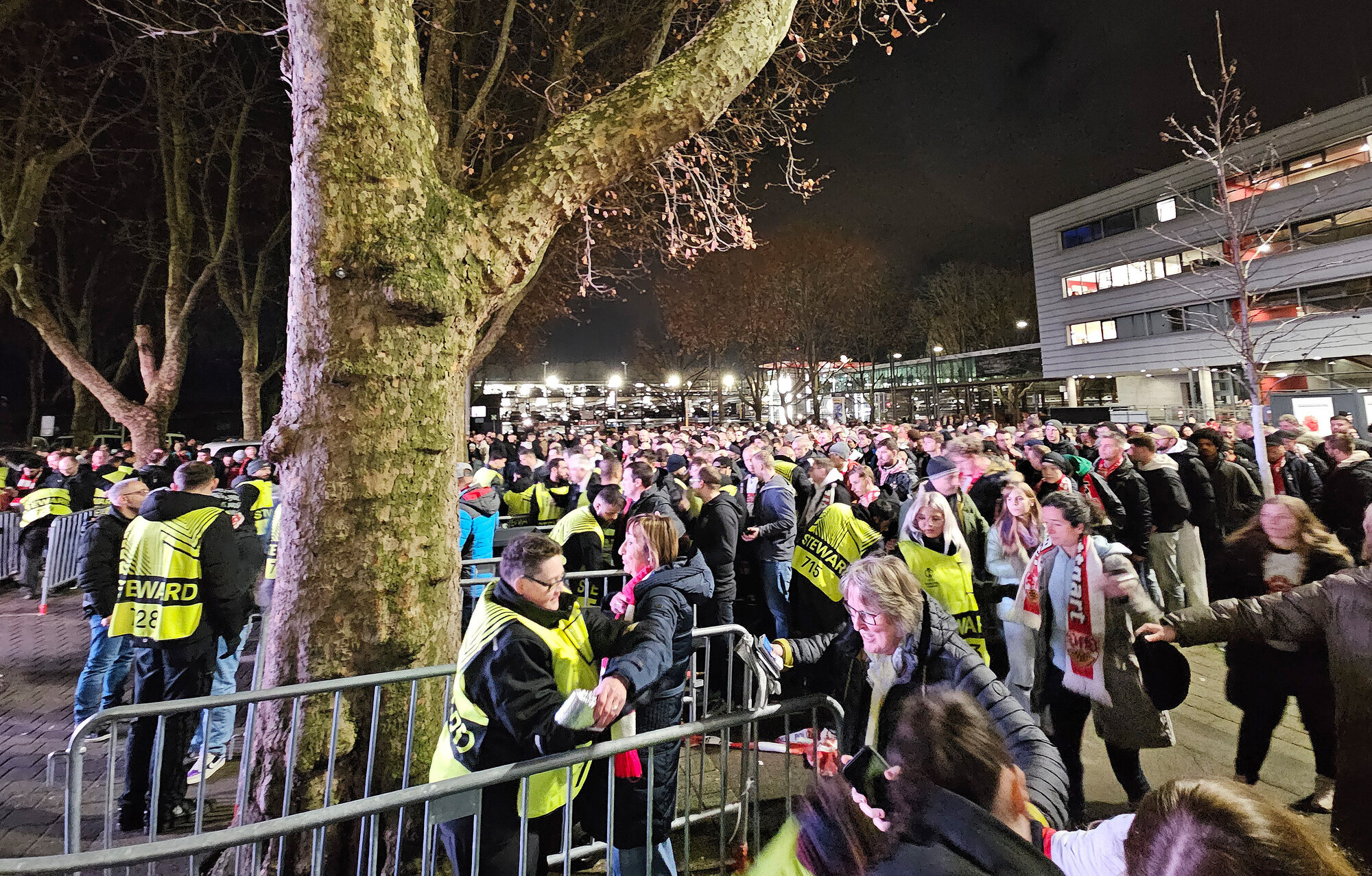 VfB vs. Tel Aviv: How the unusual football evening in Stuttgart went
