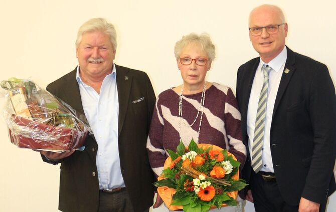 gemeinderat-karl-heinz-siegle-mit-frau-und-bm-molt - 1