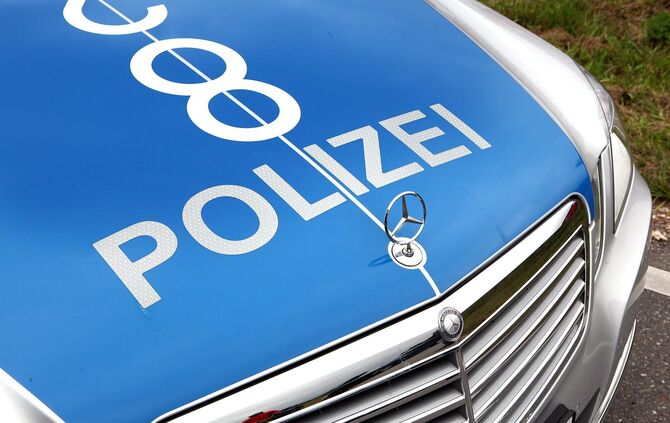 Feature Polizei Unfall Polizeiauto