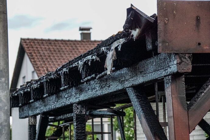 Brand eines Carports in Alfdorf-Pfahlbronn