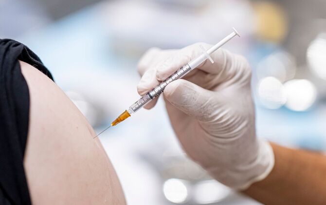 Die Grippewelle rollt - Ist noch genug Impfstoff verfügbar?