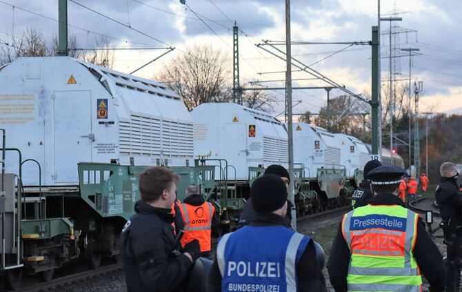 Castor-Transport auf dem Weg nach Philippsburg