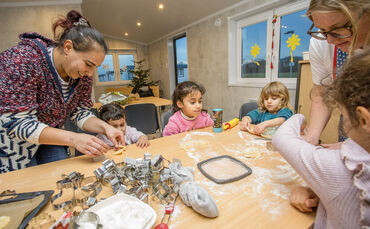 Gemeinsames Backen in den Beinsteiner Mobile Homes