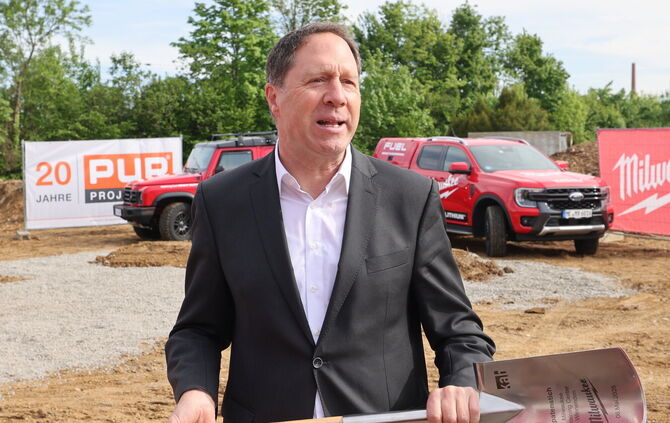 Spatenstich für das neue Trainingszentrum der Firma Milwaukee - 1 - 1 - 1