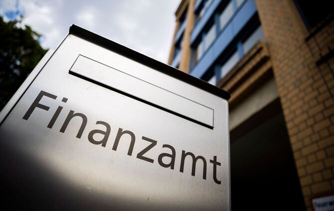 Briefkasten eines Finanzamts