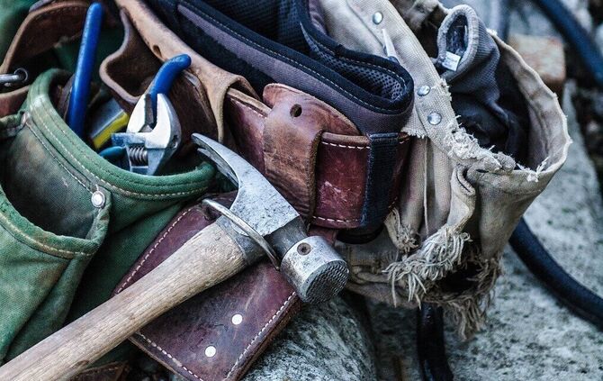 tools-1183374_1280 - 1