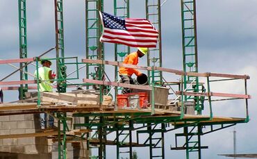 Bauarbeiter auf einer Baustelle