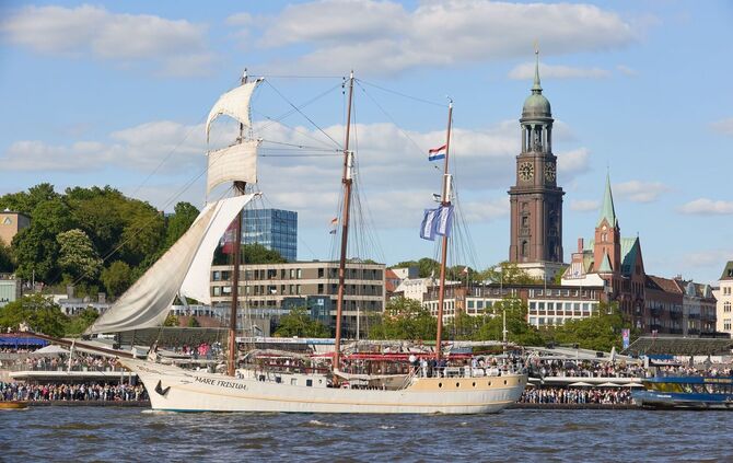 Segelschiff «Mare Frisium» im Hamburger Hafen
