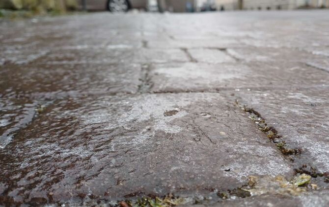 Glatteis / Frost / Symbolbild