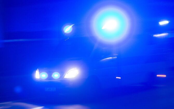 Rettungswagen mit Blaulicht