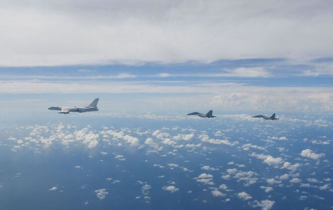 Chinesische Kampfflieger um Taiwan