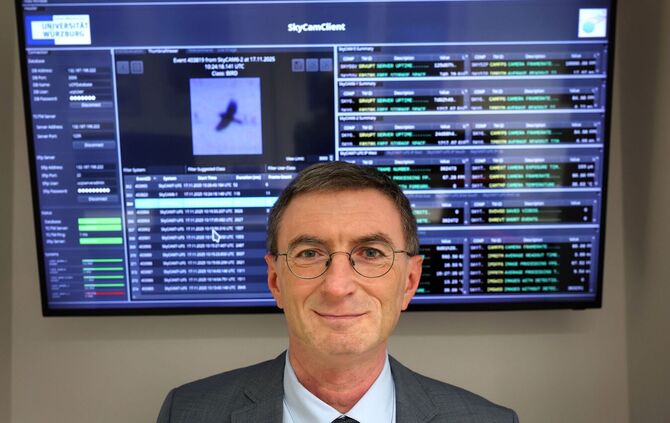 Hakan Kayal, Professor für Raumfahrttechnik