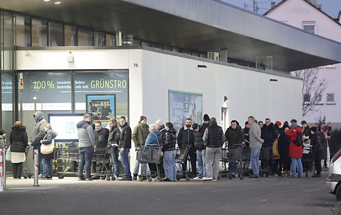 Anstehen für Feuerwerk - 1