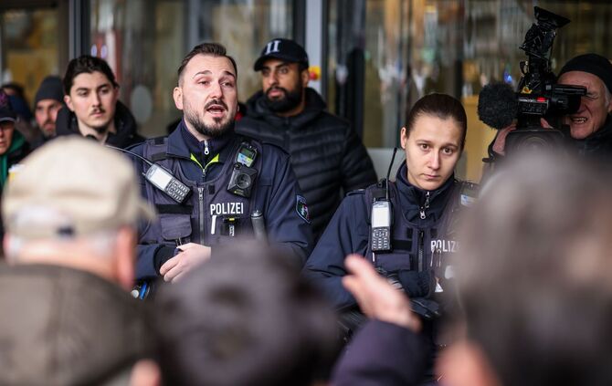 Nach Bankeinbruch - Tresorraum mit Bohrer aufgebrochen