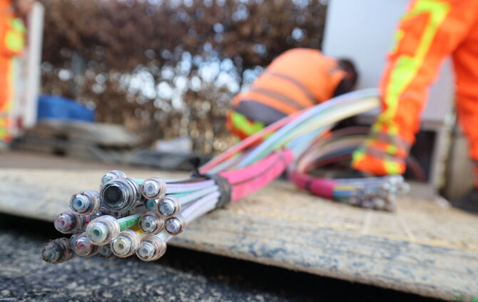 Symbolfoto Glasfaser Ausbau
