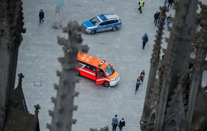 Blick vom Kölner Dom auf den Bahnhofsvorplatz
