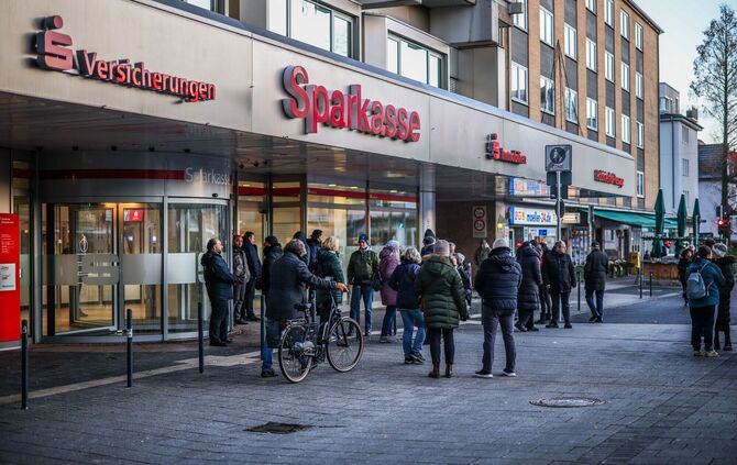 Nach dem Einbruch in den Tresorraum einer Bank