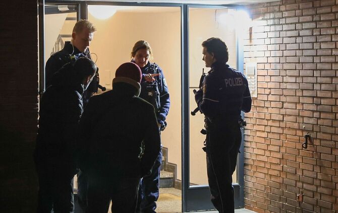 Frau lebensgefährlich verletzt