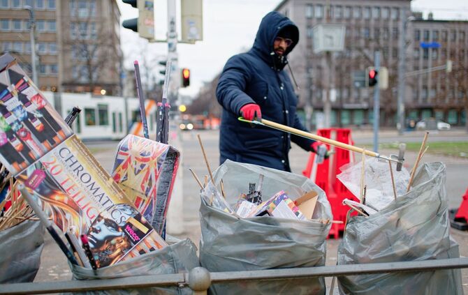 Traditioneller Neujahrsputz muslimischer Jugendlicher