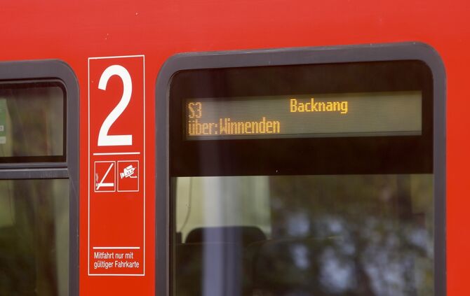 S-bahn sbahn s bahn s3 anzeige symbol symbolbild symbolfoto