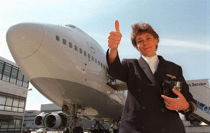 Erste Lufthansa-Pilotin feiert Cockpit-Jubiläum