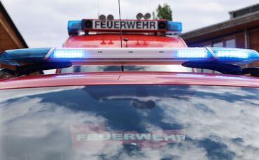 Blaulicht Feuerwehr Brand Feuerwehreinsatz Symbol Symbolbild Symbolfoto