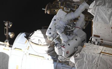 Nach dem Weltraumspaziergang von Astronaut Maurer