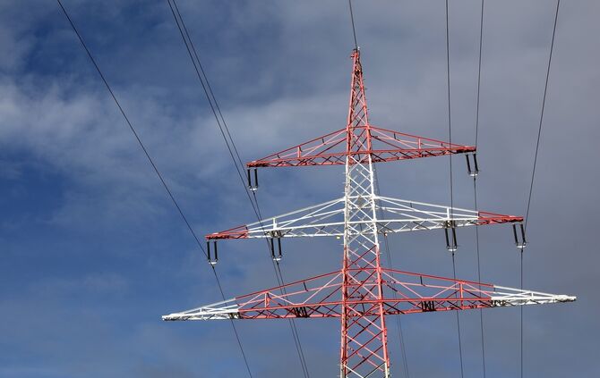 Strom Strommasten energie stromausfall symbol symbolbild symbolfoto