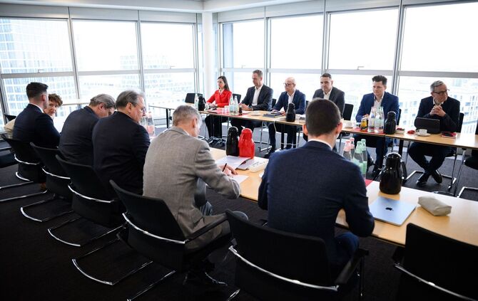 Auftakt Tarifverhandlungen Deutsche Bahn und GDL