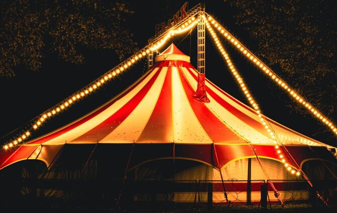 Zirkuszelt