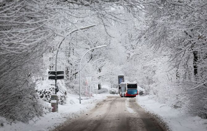 Auf Schnee folgt Eis - Gefahr auf glatten Straßen