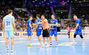Der TVB Stuttgart ist mit acht Spielern bei der Handball-Europameisterschaft vertreten, drei (von links) sind hier auf dem Foto: