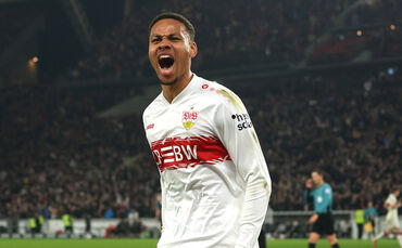Nikolas Nartey bejubelt das 3:2 für den VfB Stuttgart.