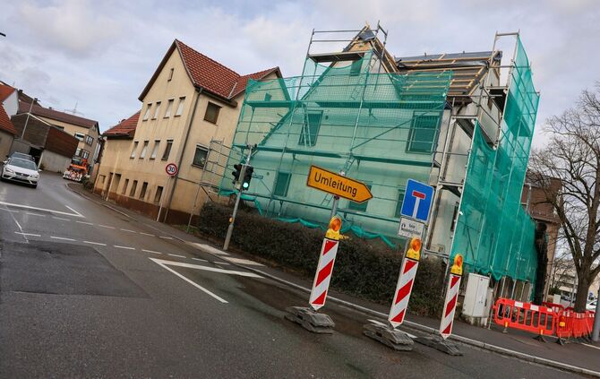 Mittlerweile kommt es zur zweiten Sperrung von Teilen der Stuttgarter Straße in Beutelsbach im Januar 2026. Unser Foto ist am 9.