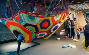 Auf zwei Etagen können sich die Kinder austoben.