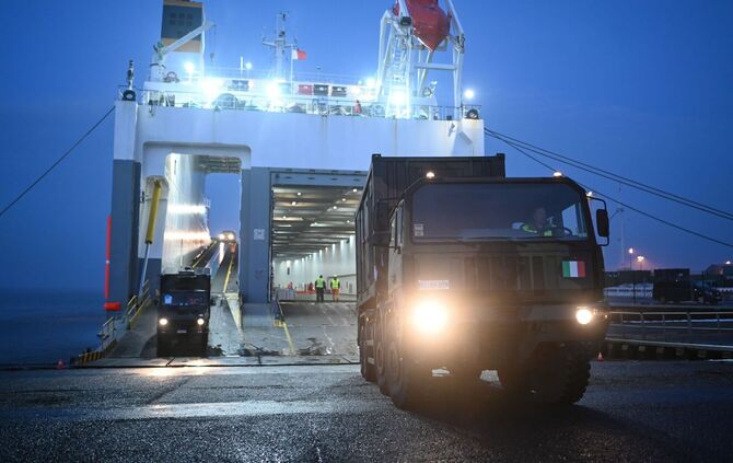 Große Verlegeübung der Nato: "Steadfast Dart"