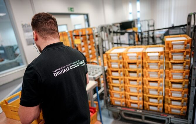 Neuer Wehrdienst - Erste Fragebögen werden verschickt