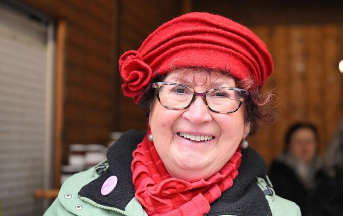 Gerlinde Kretschmann auf dem Stuttgarter Weihnachtsmarkt